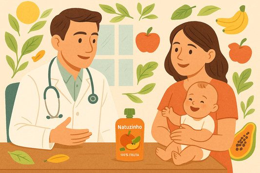 O Que Pediatras e Nutricionistas Dizem sobre Papinhas de Fruta para Bebês - Natuzinho - pediatra com mae e bebe apresentando natuzinho papinha natural